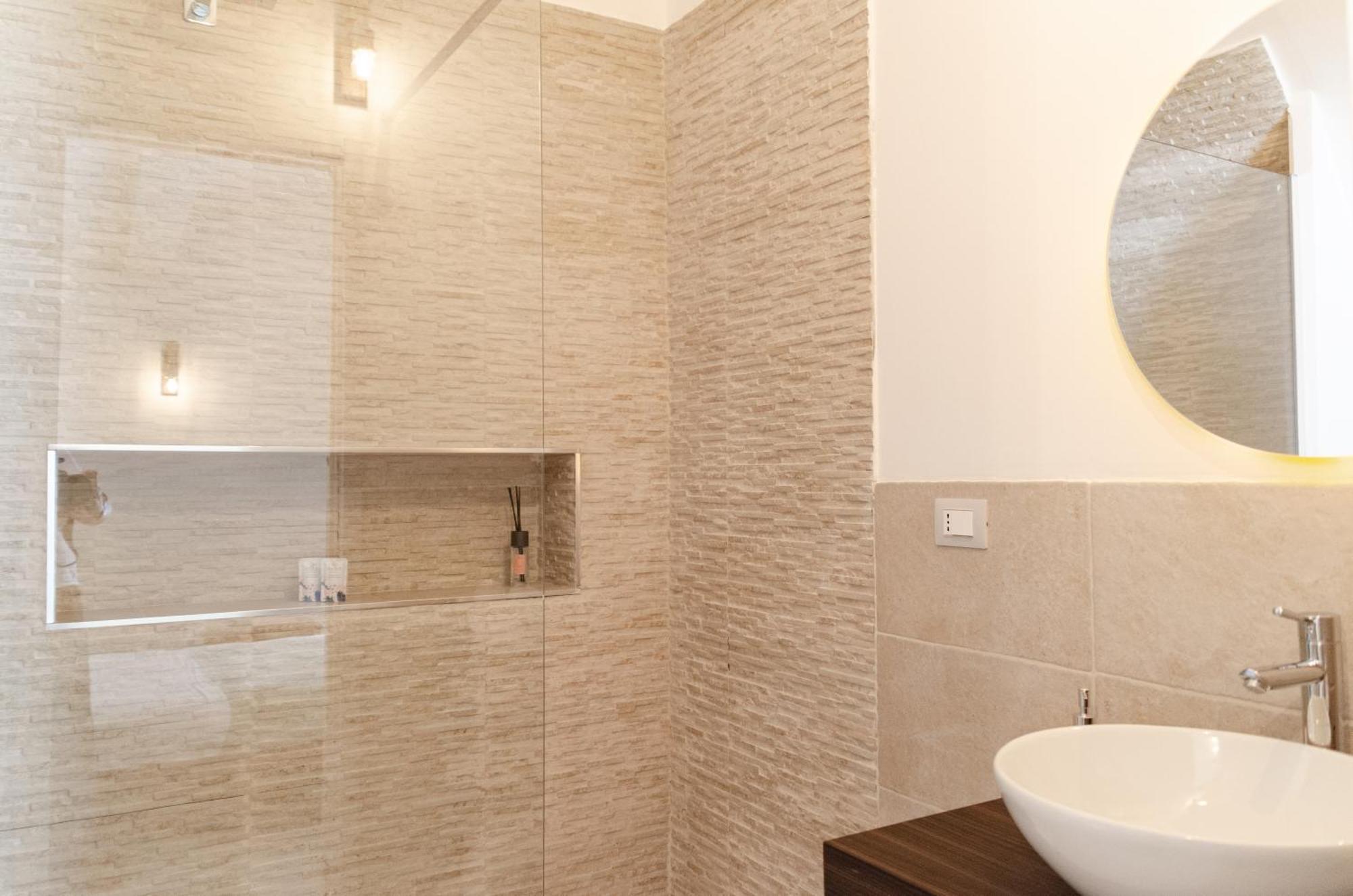 Aca Suite Luxury With Jacuzzi Adelfia Ngoại thất bức ảnh